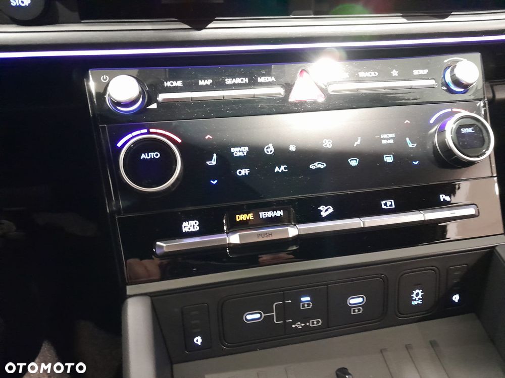 Hyundai Santa Fe 1.6 T-GDI HEV Calligraphy 4WD 6os - 18