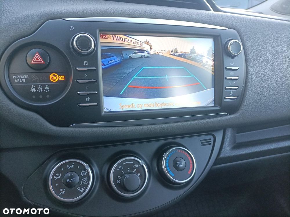 Toyota Yaris - 12
