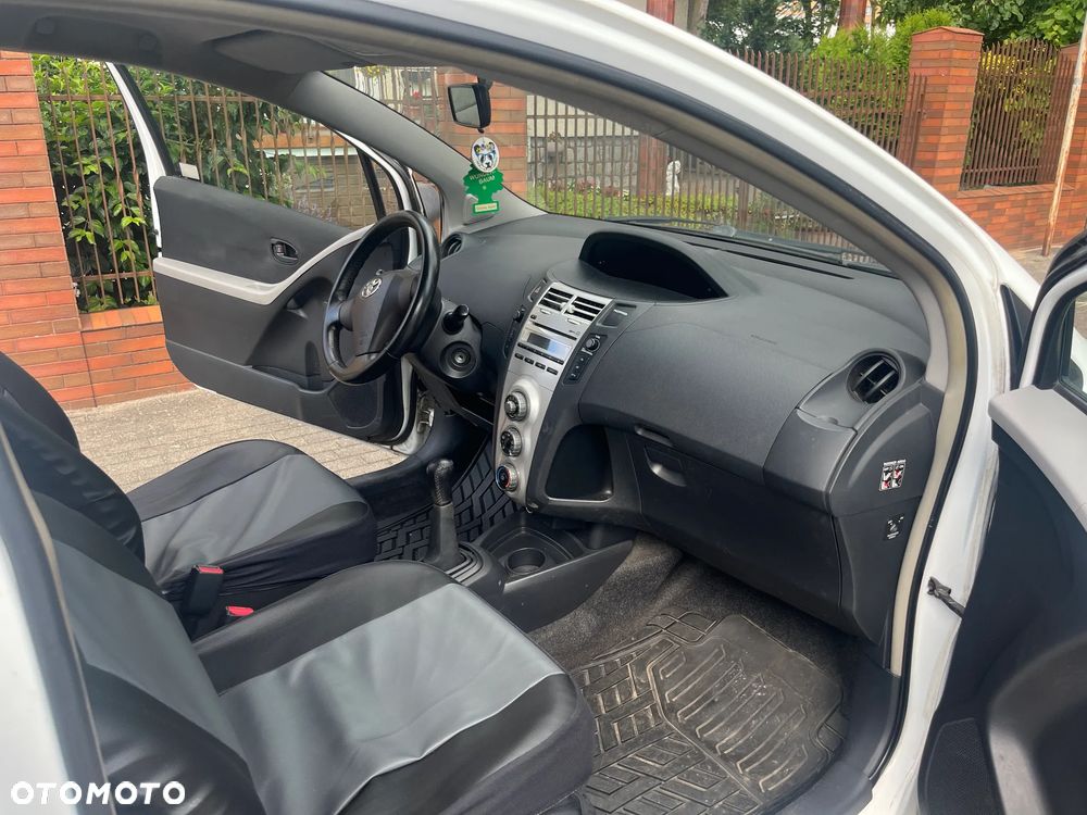 Toyota Yaris 1.0 Luna - 12