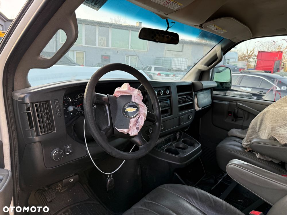 Chevrolet Express - 3