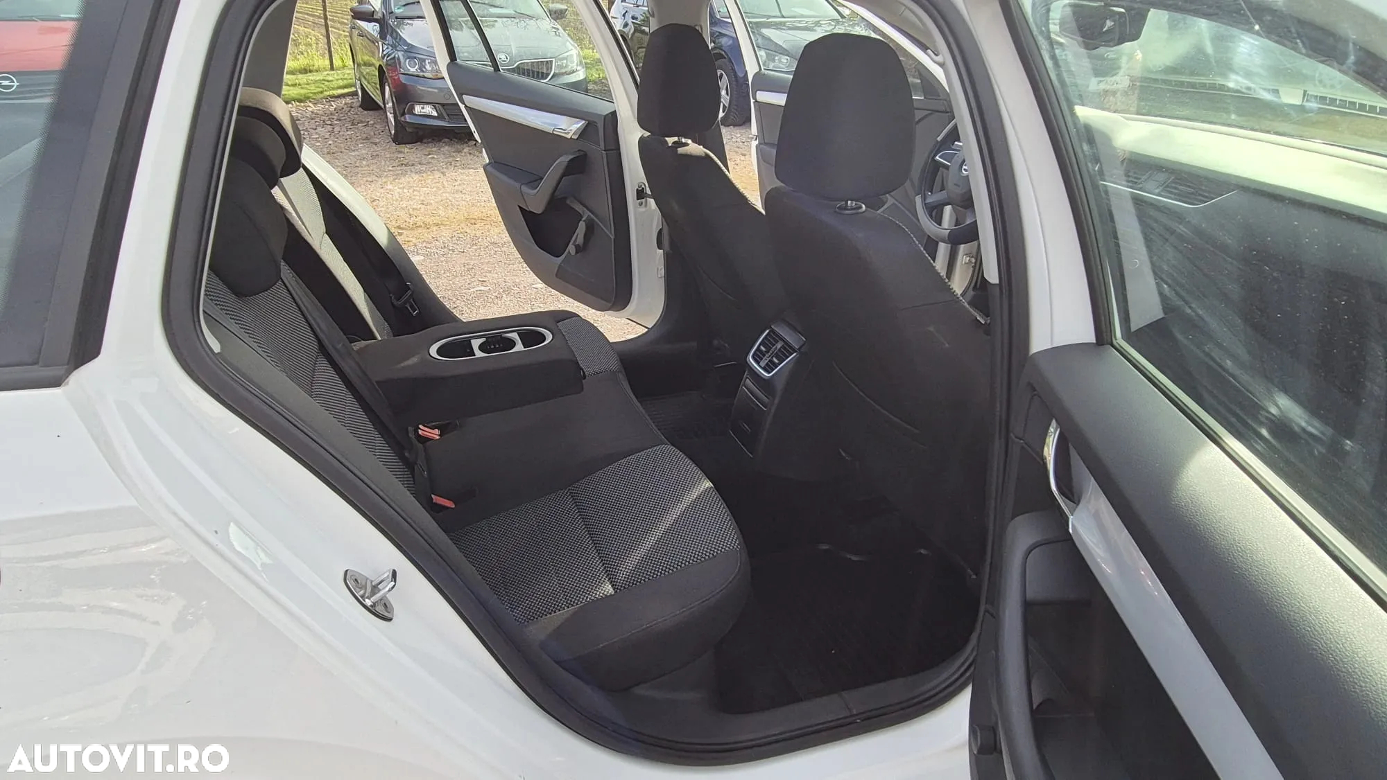 Skoda Octavia 1.6 TDI 4X4 AMBITION - 10