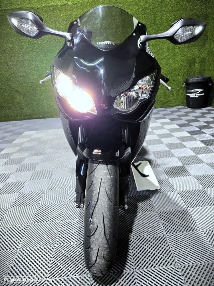 Honda CBR 1000 RR Fireblade - 8
