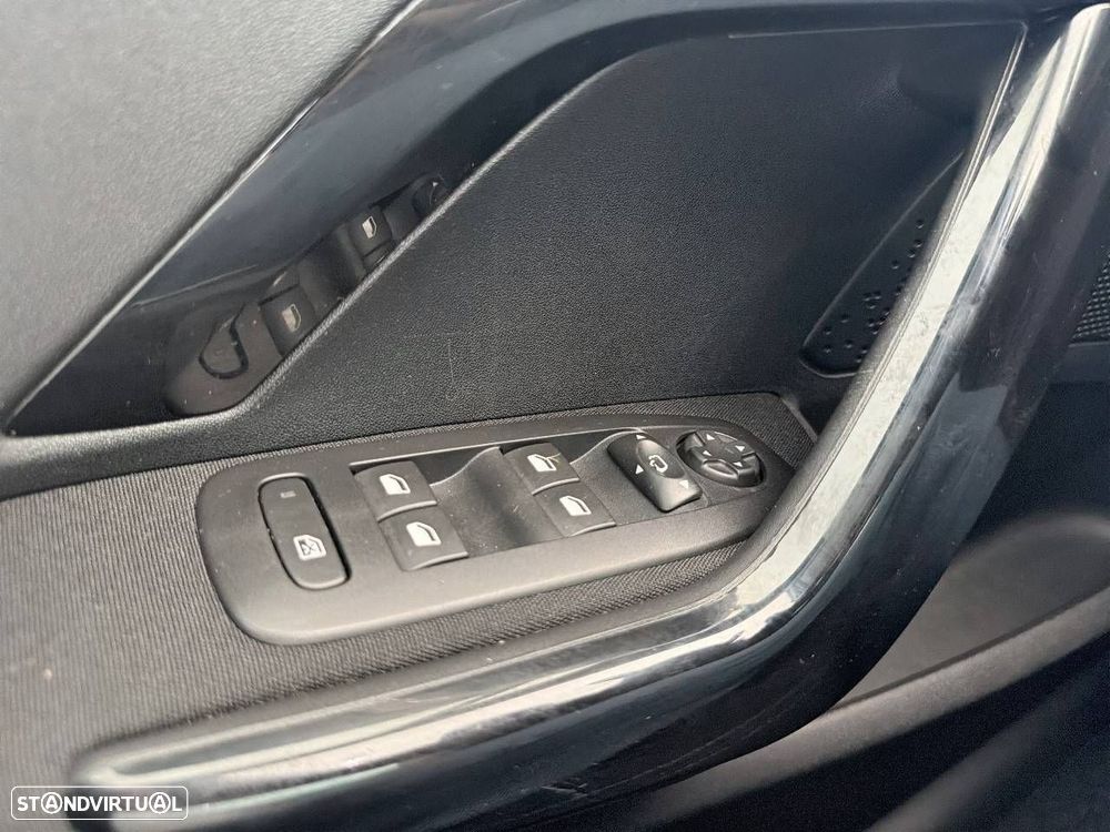 Peugeot 2008 1.2 PureTech Active - 20