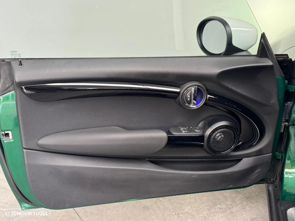 MINI 3 Portas Cooper SE Premium Essential - 26