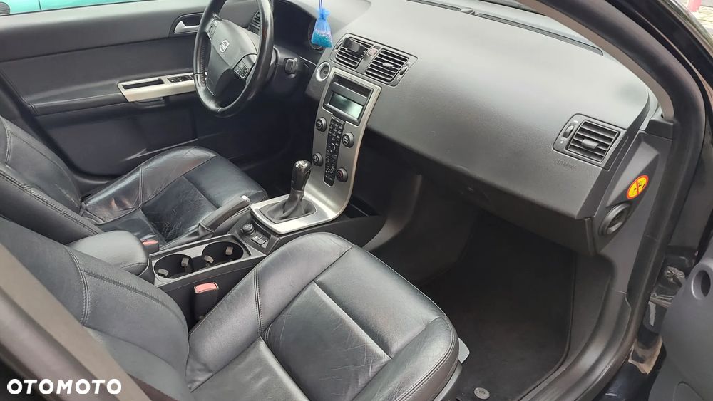 Volvo S40 2.4 - 7