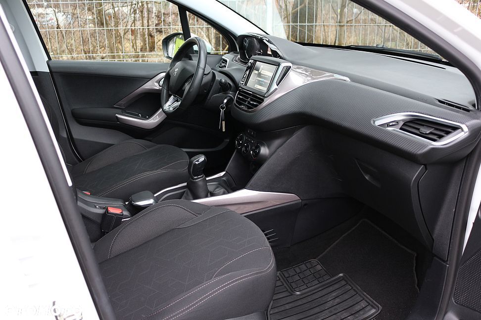 Peugeot 2008 1.6 VTi Active - 16