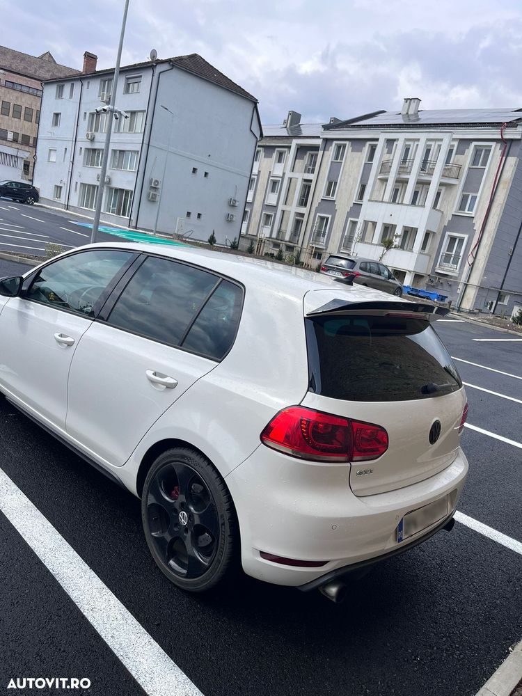Volkswagen Golf - 4