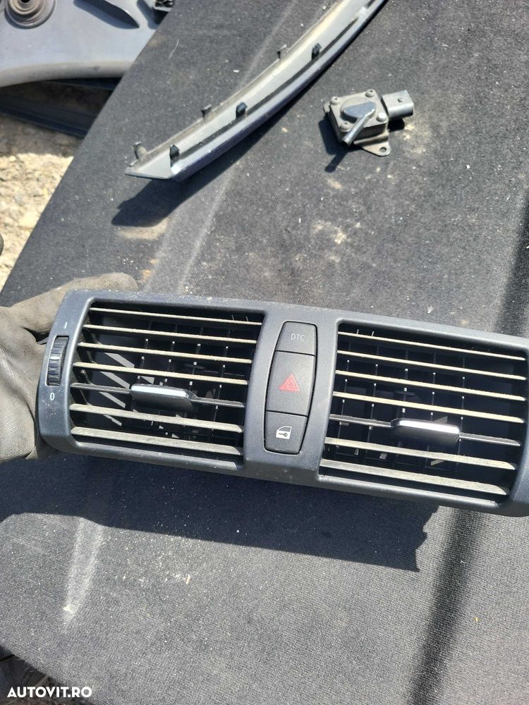 Grila bord aerisire-ventilatie bmw seria 1 e81,e82,e87,e88 - 1