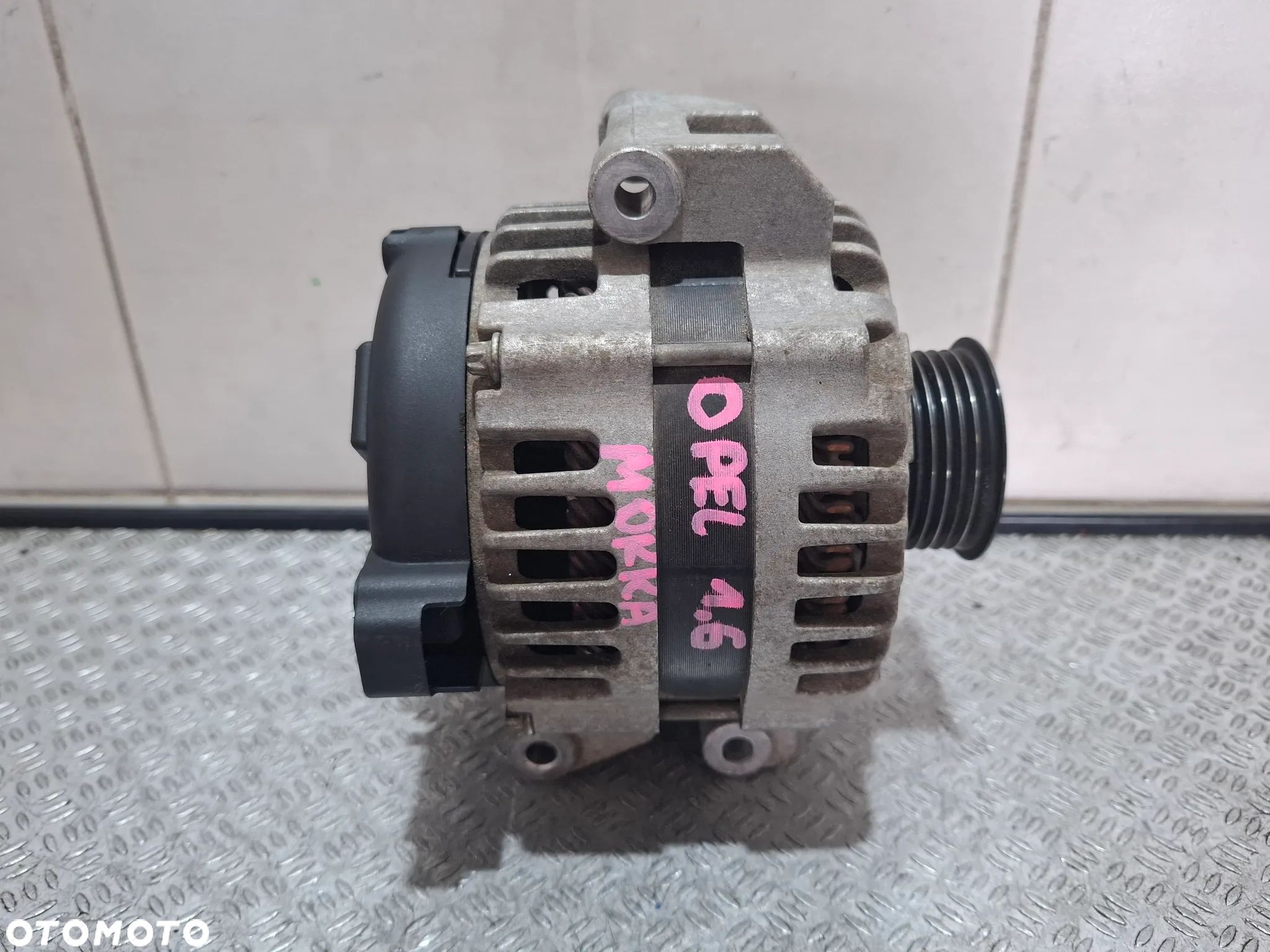 Alternator Opel Mokka A 1,6 CDTI 2015 rok nr 94509655 - 1