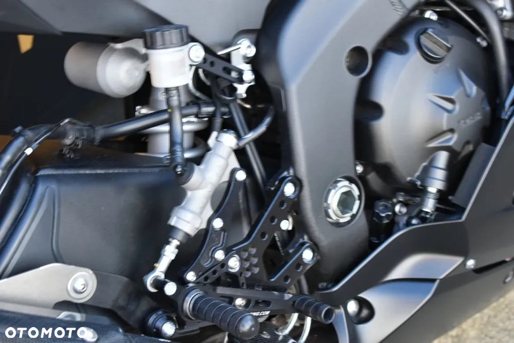 Yamaha R6 - 18