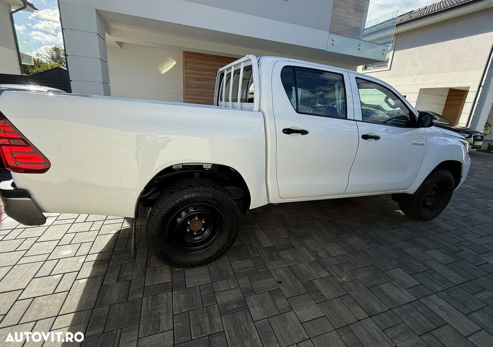 Toyota Hilux 2.4D 150CP 4x4 Double Cab 6MT Style - 5
