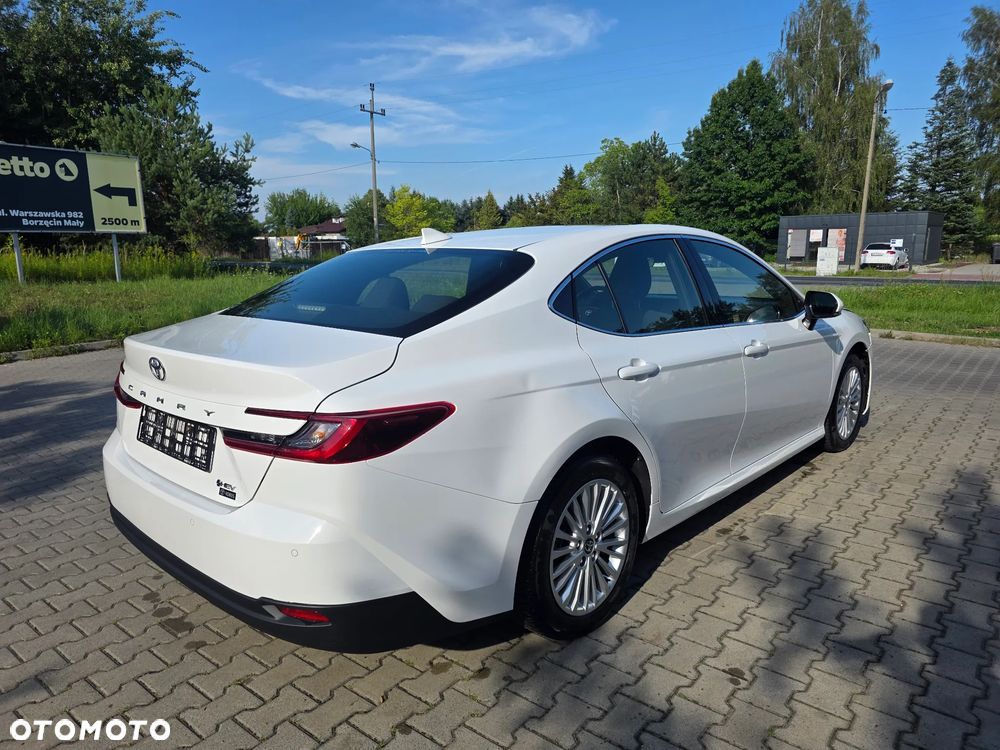 Toyota Camry 2.5 Hybrid Dynamic Force Comfort e-CVT - 11