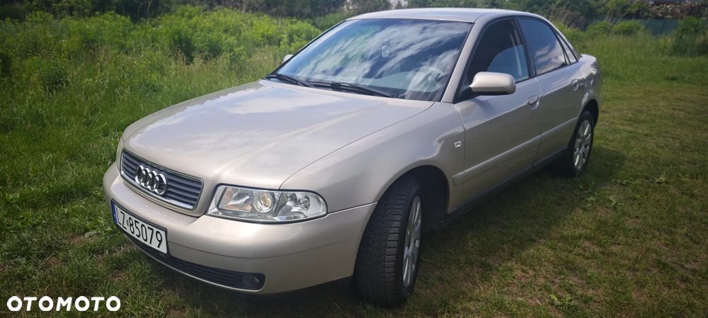 Audi A4 Limousine - 1