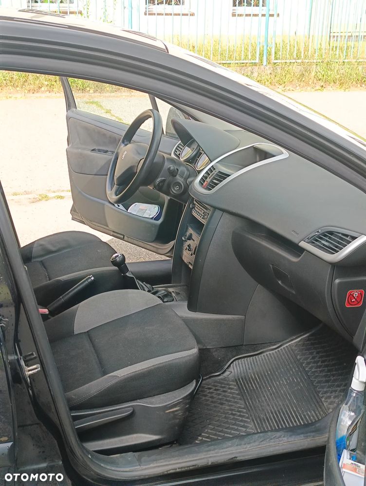 Peugeot 207 1.4 - 6