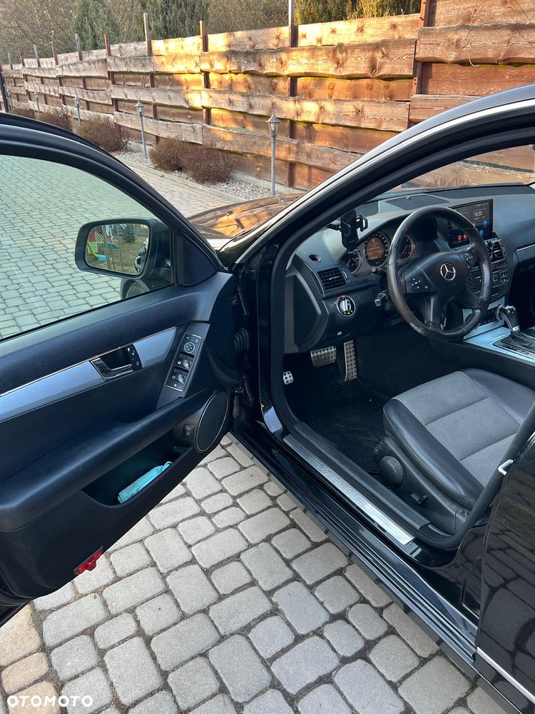 Mercedes-Benz Klasa C 320 CDI 7G-TRONIC Avantgarde Sport Edition - 25