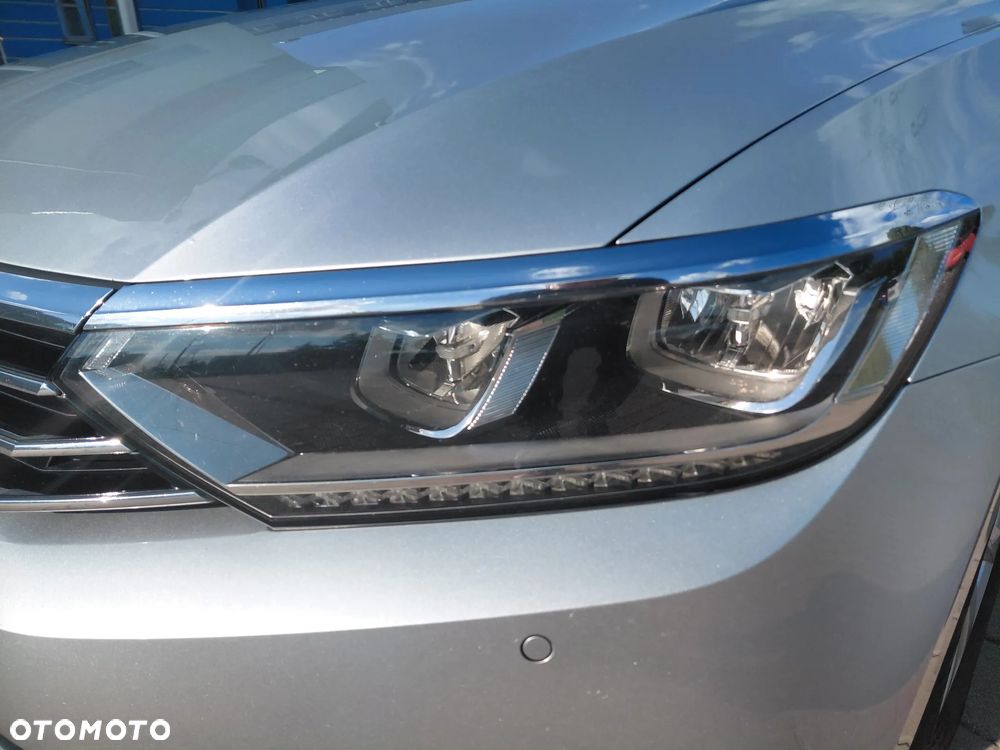 Volkswagen Passat - 7