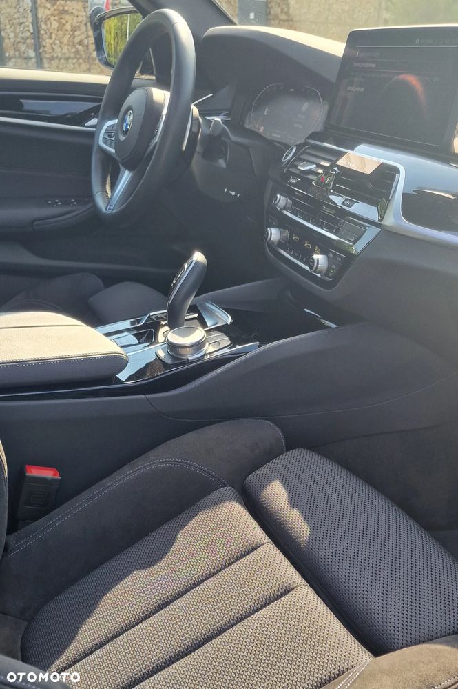 BMW Seria 5 520i - 14