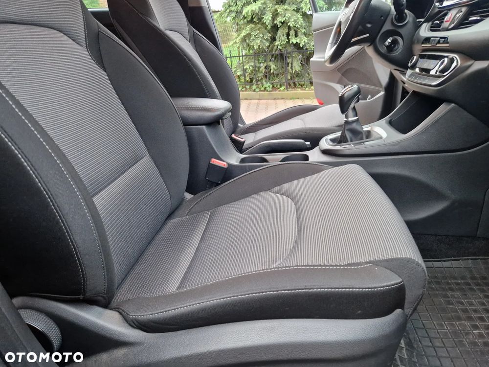 Hyundai i30 1.4 GO Plus - 24