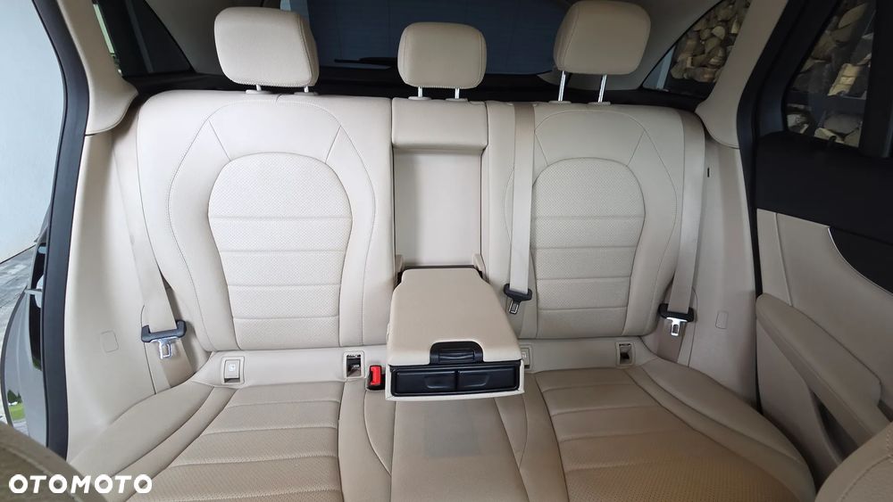 Mercedes-Benz GLC - 16