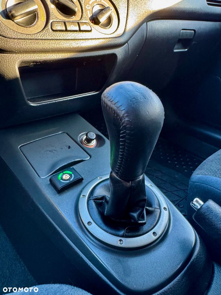 Mitsubishi Lancer Kombi 2.0 Comfort - 14