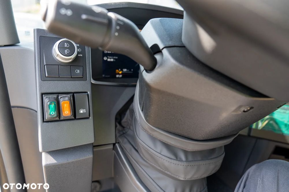 Renault C 480 6X2 - 26