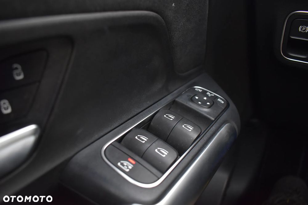 Mercedes-Benz GLA 200 d - 29