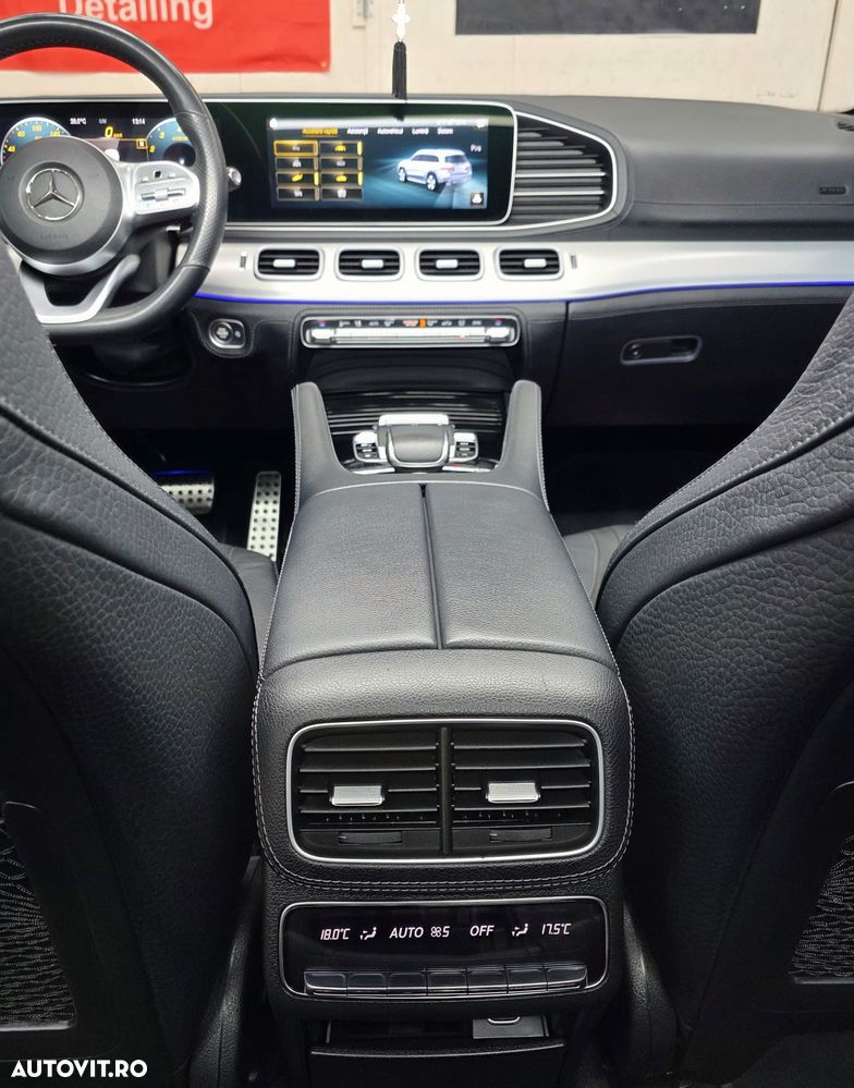 Mercedes-Benz GLS - 23