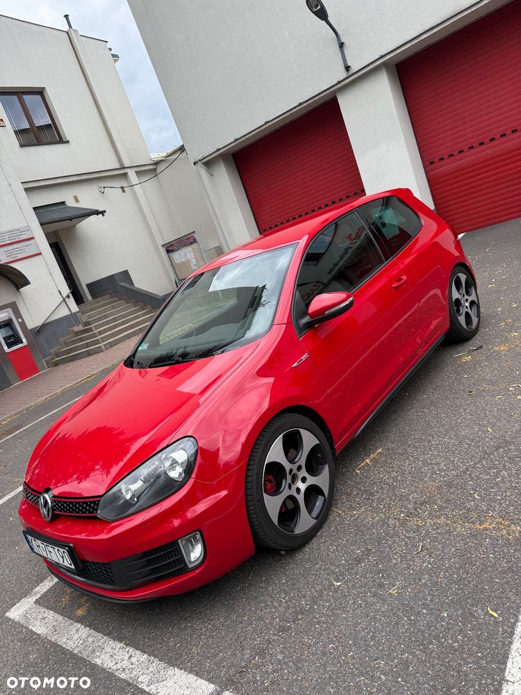 Volkswagen Golf - 2