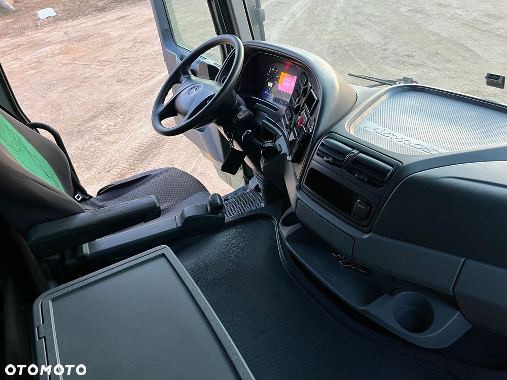 Mercedes-Benz Actros 3348 - 18