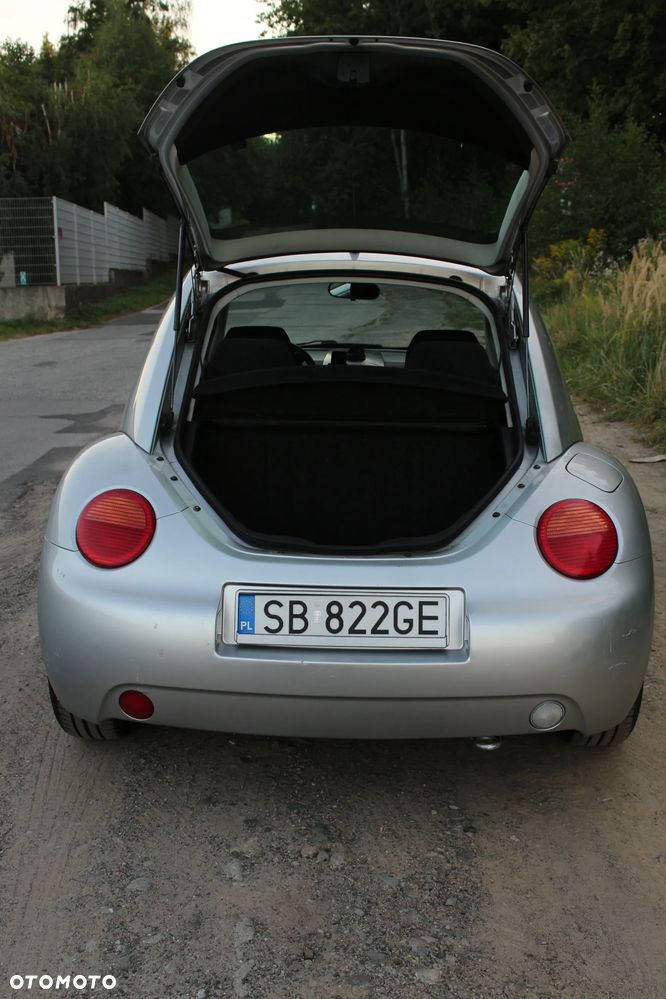 Volkswagen New Beetle - 12