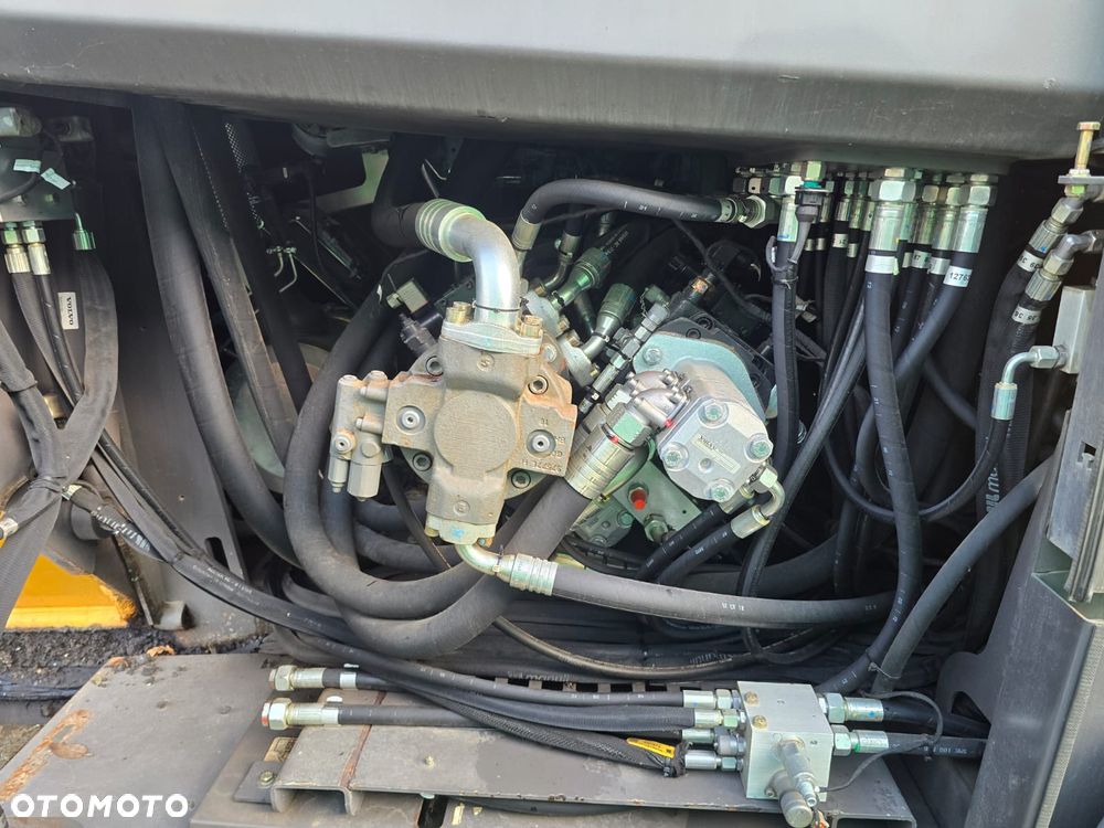 Volvo ABG 7820C - 18