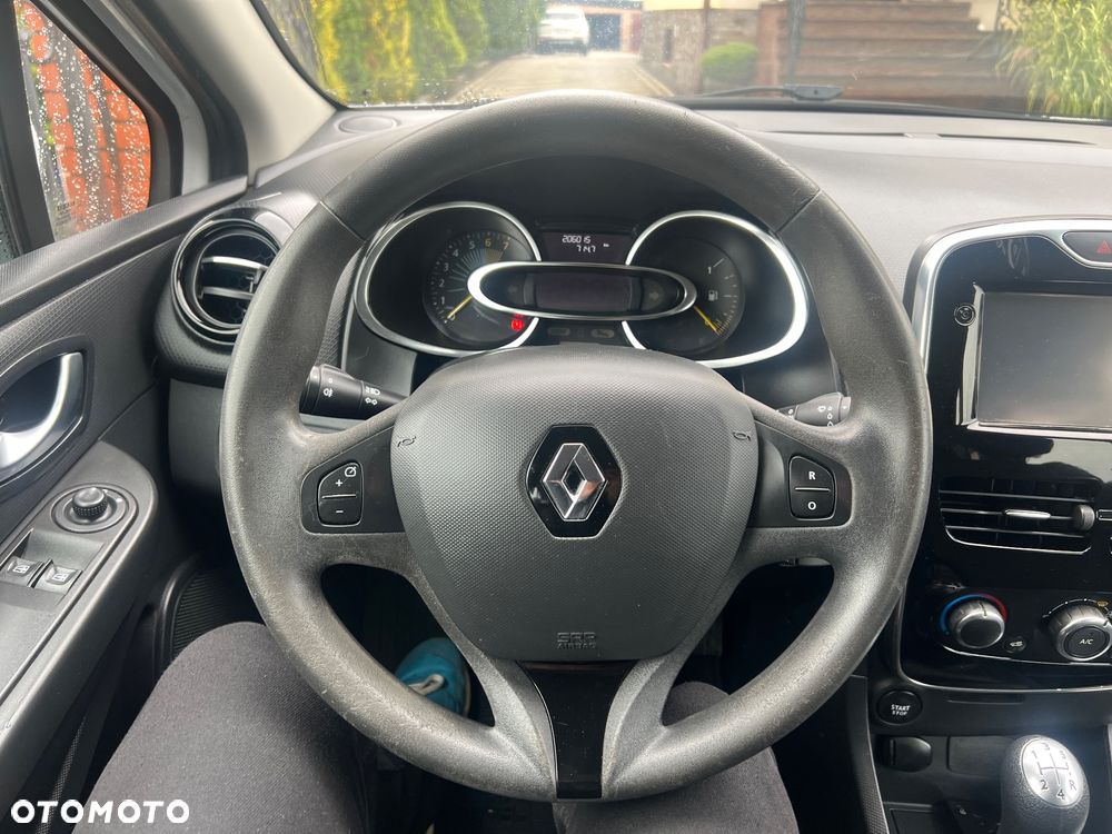 Renault Clio - 22