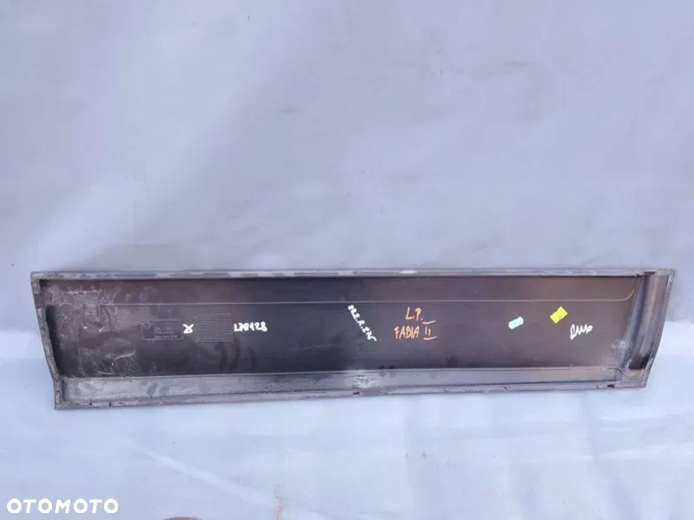 listwa drzwi przednia lewa przód skoda fabia ii scout 5j6854939 - 2