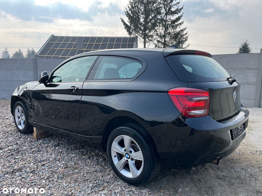 BMW Seria 1 114i - 4