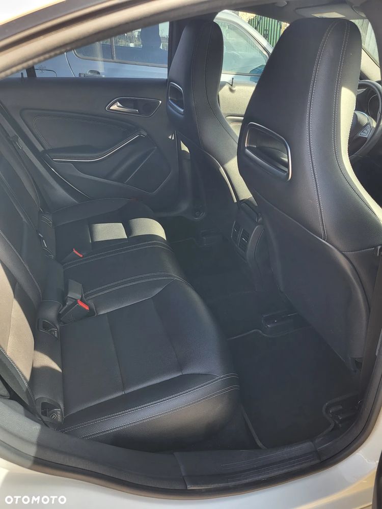 Mercedes-Benz CLA 250 7G-DCT Peak Edition - 12