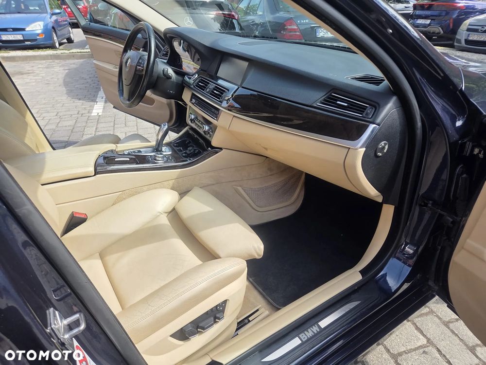 BMW Seria 5 528i - 13