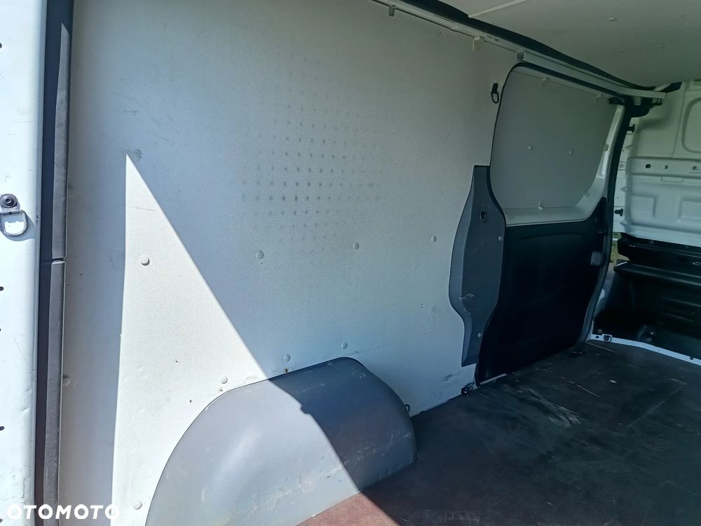Renault Trafic L2H1 1.6 diesel 125kM 2018rok WEBASTO, CZUJNIKI PARKOWANIA, HAK, BAGAŻNIK DACHOWY, STAN BARDZO DOBRY! - 24
