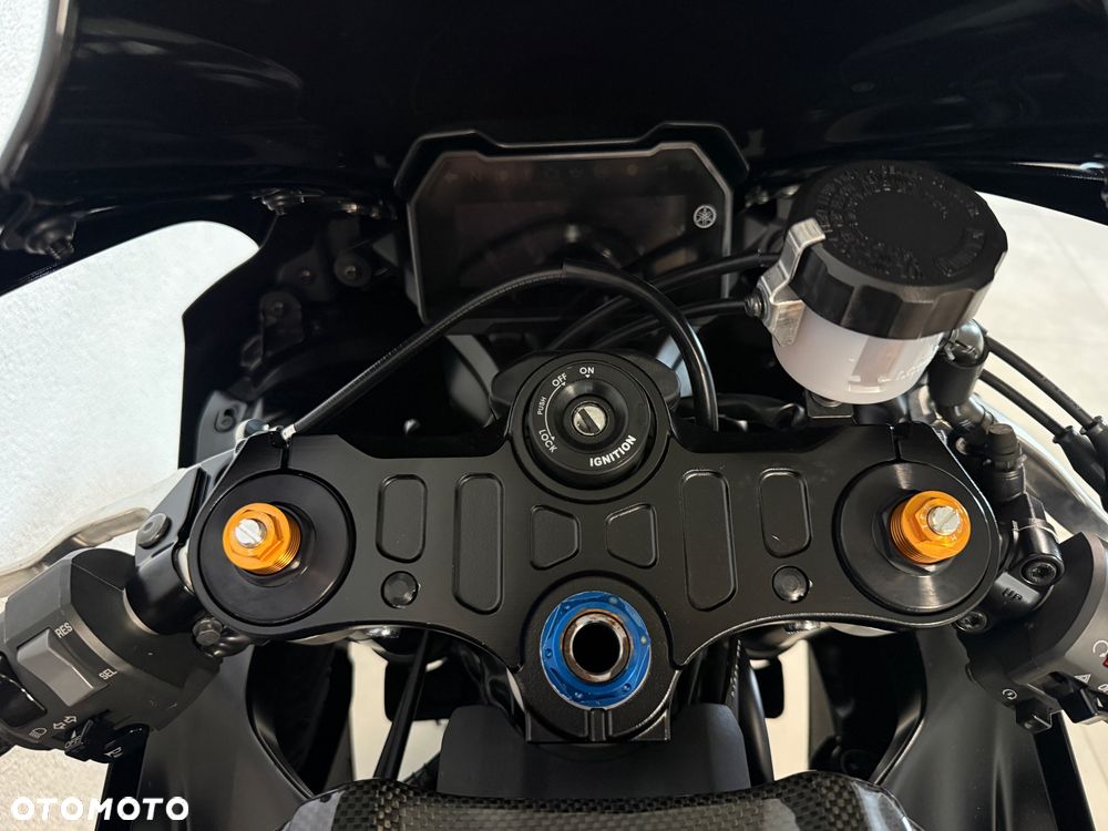 Yamaha R7 - 8