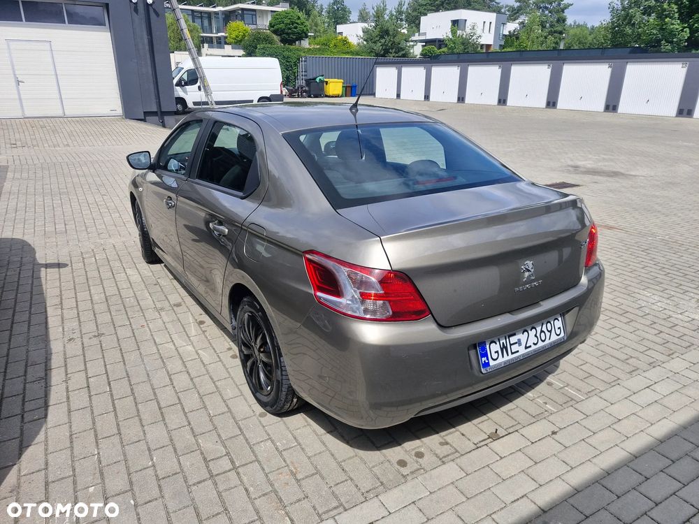 Peugeot 301 1.2 VTi/Pure Tech Access - 2