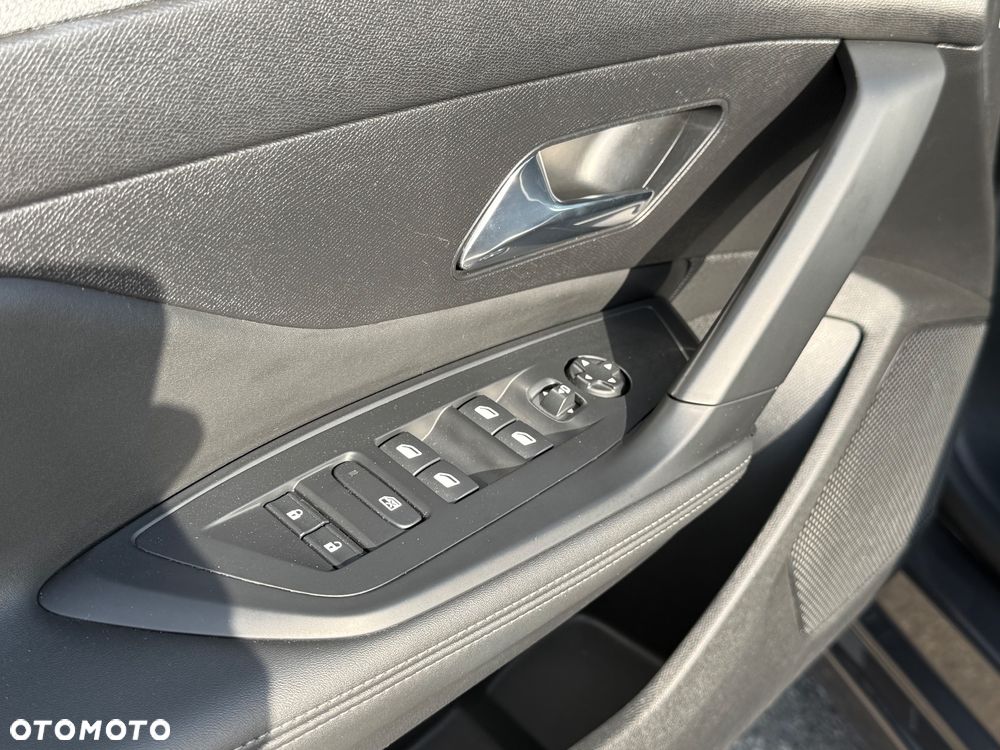 Peugeot 308 1.5 BlueHDi Active Pack Business S&S EAT8 - 37