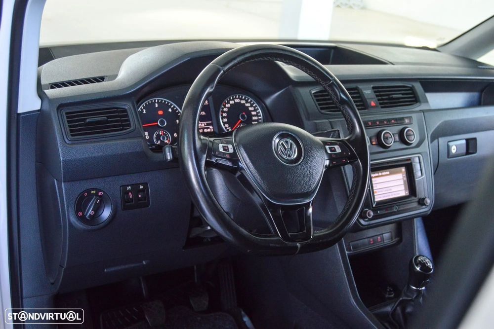 VW Caddy 2.0 TDi BlueMotion 2L - 24