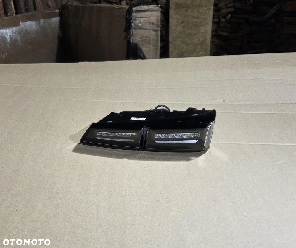 Lampa prawa tylna tył w klapę Peugeot 308 III SW 408 II 9835300580 lampa prawy tył tylna Peugeot 308 III P5  Kombi - 2