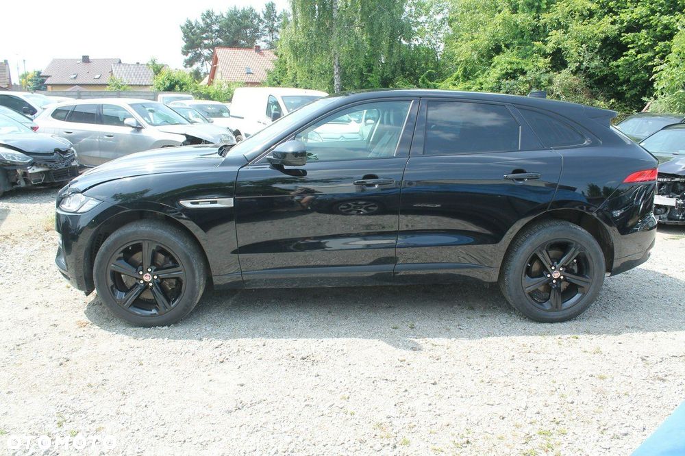 Jaguar F-Pace - 8