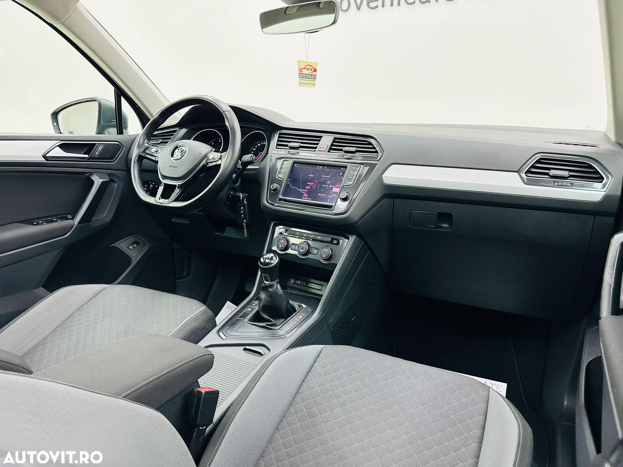 Volkswagen Tiguan - 28