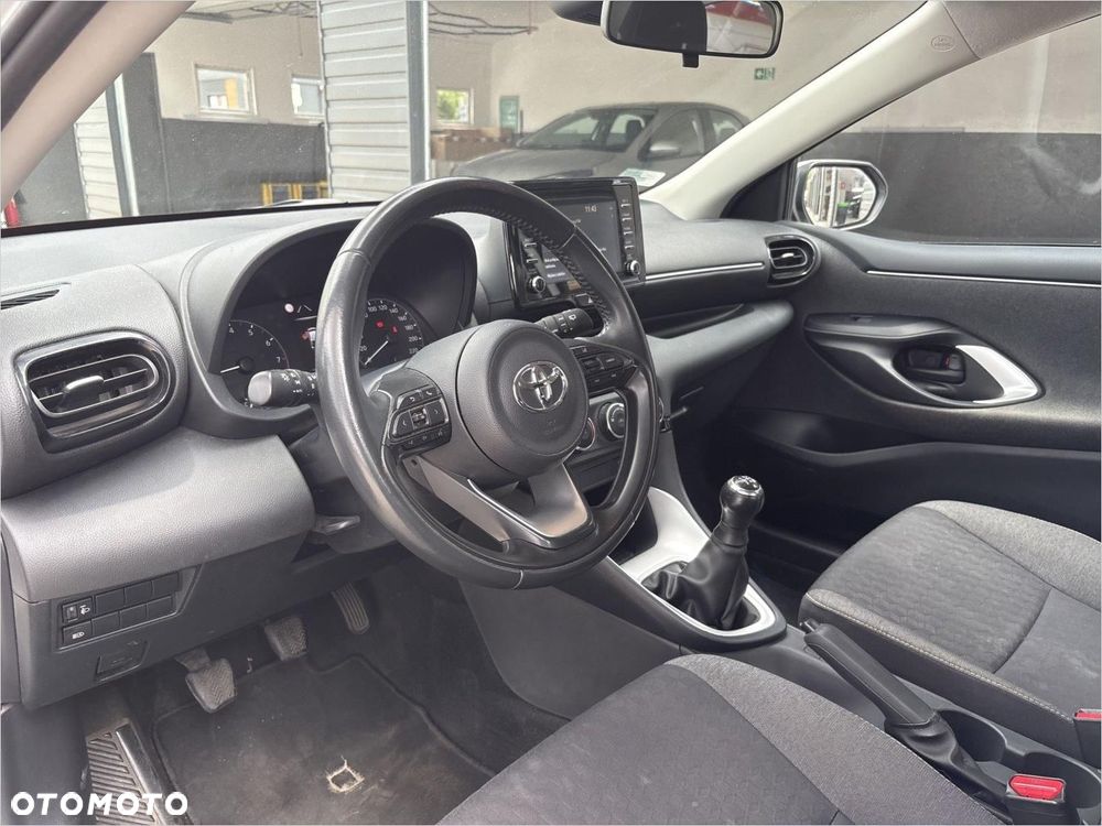 Toyota Yaris - 10