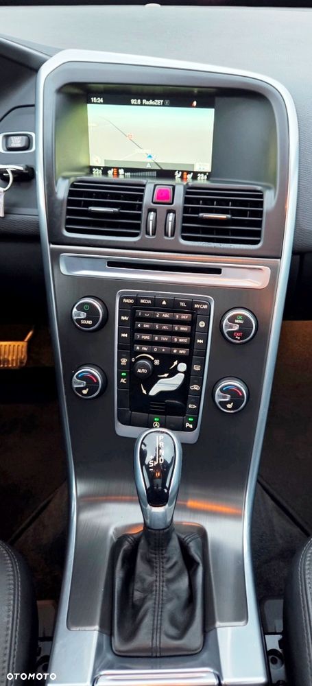 Volvo XC 60 D4 Geartronic Momentum - 36