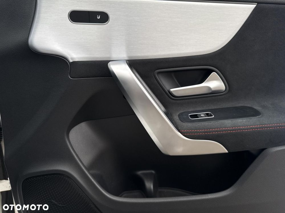 Mercedes-Benz CLA - 25