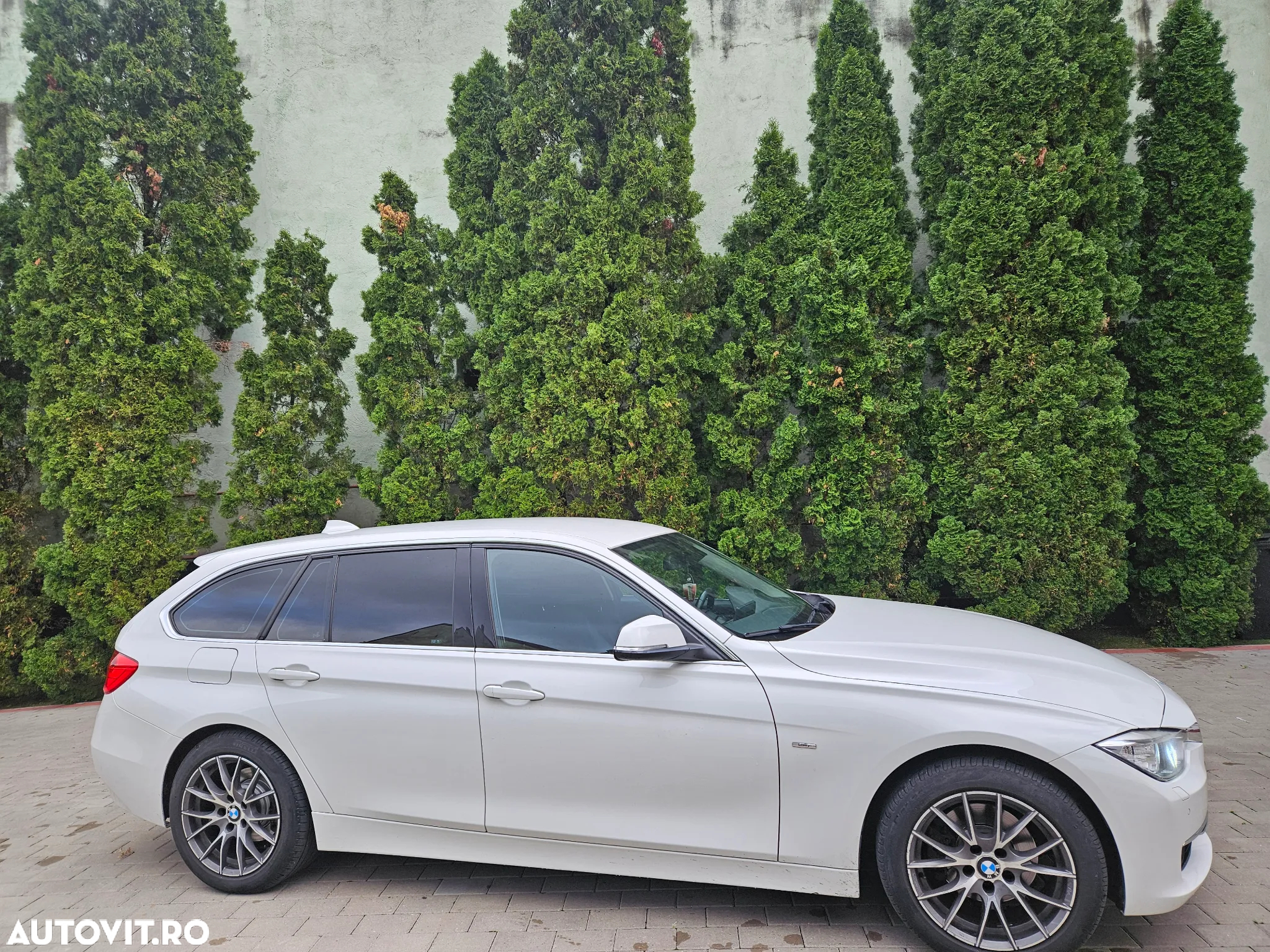 BMW Seria 3 320d Touring xDrive Aut. Luxury Line - 4