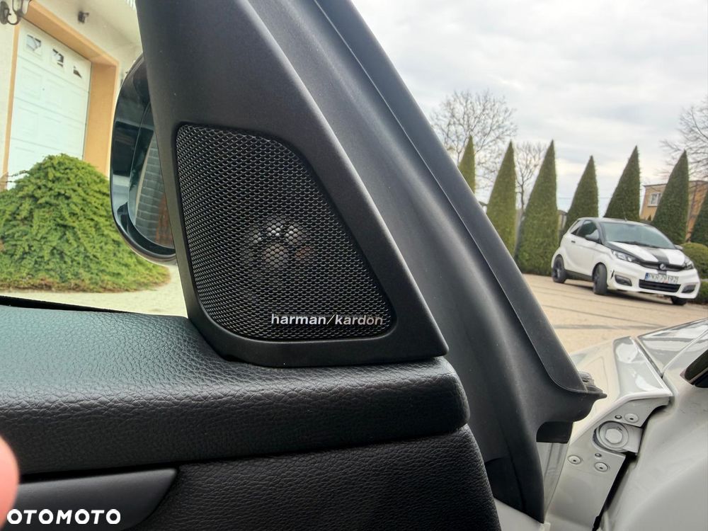BMW Seria 3 335i Edition Exclusive - 24
