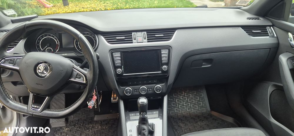 Skoda Octavia 2.0 TDI RS DSG - 16